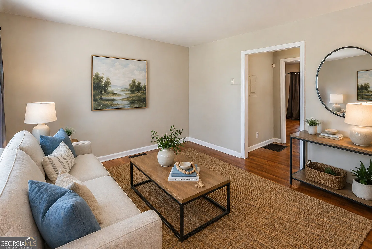 2 bed, 1.0 bath, 676 sqft, $1,125 — Photo 2