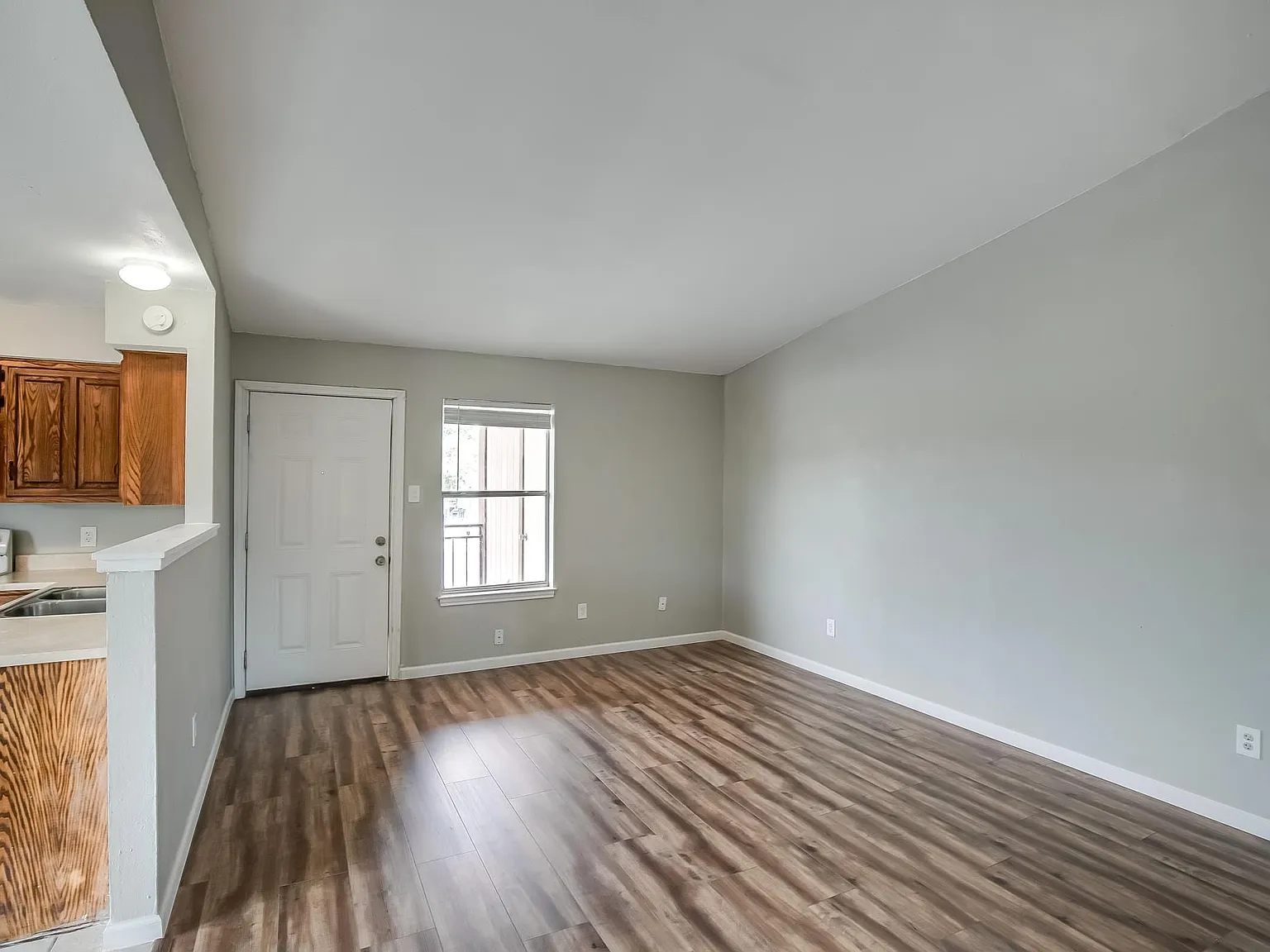 2 bed, 797 sqft, $1,000 — Photo 3