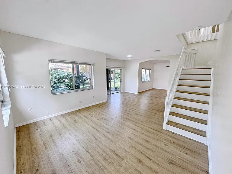 10341 SW 18th St — Photo 18