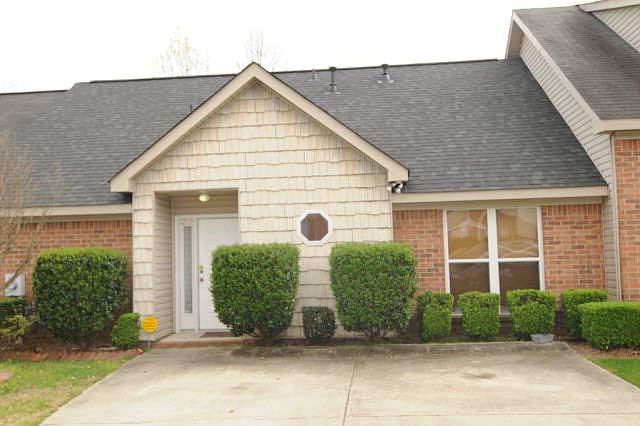 1st image of 214 Applecross Dr