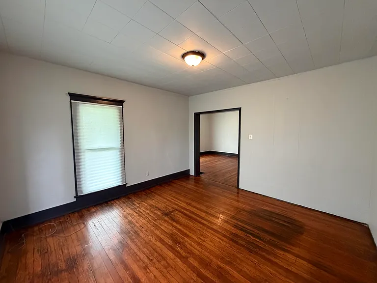 1132 N Gilbert St — Photo 12