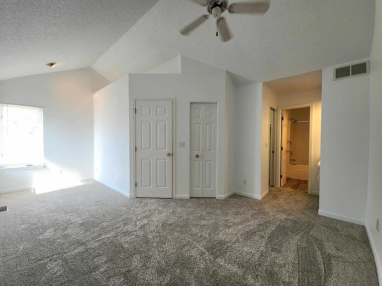 3666 N Center Rd — Photo 10