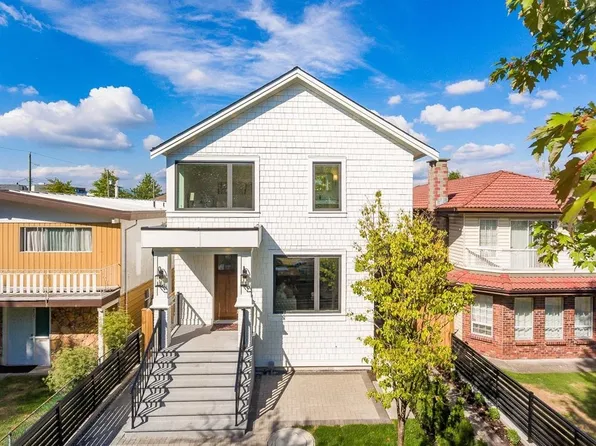 2045 E 51st Ave, Vancouver, BC V5P 1W2