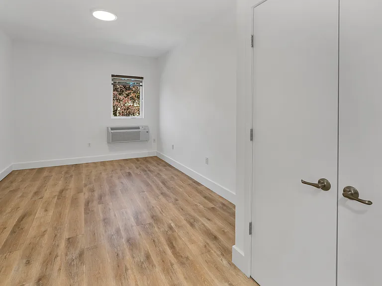 1170 River Rd #1070 — Photo 2