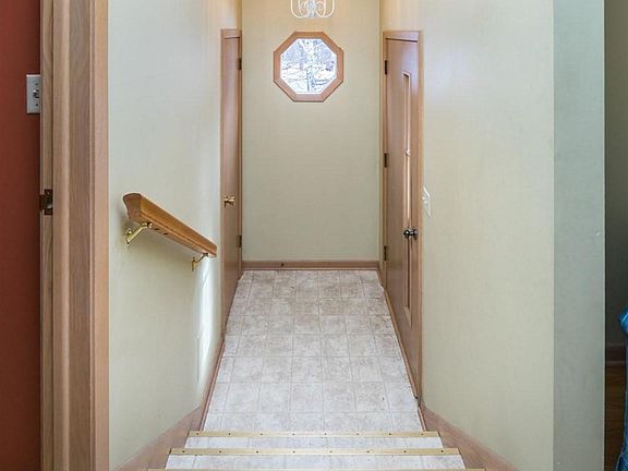 4th image of 216 20th Ave S