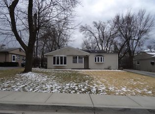 105 Hook Rd, Carpentersville, IL 60110