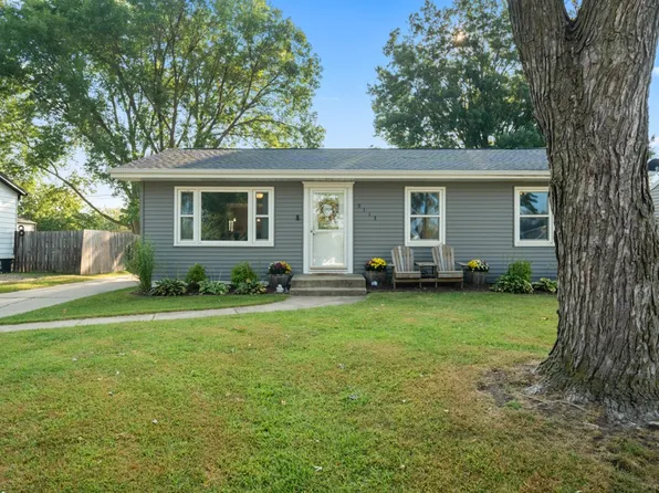 9113 Woodmayr Dr, Norwalk, IA 50211