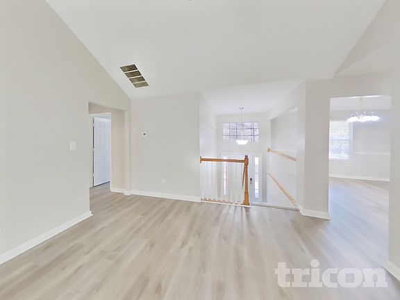3rd image of 65 Applewood Cir