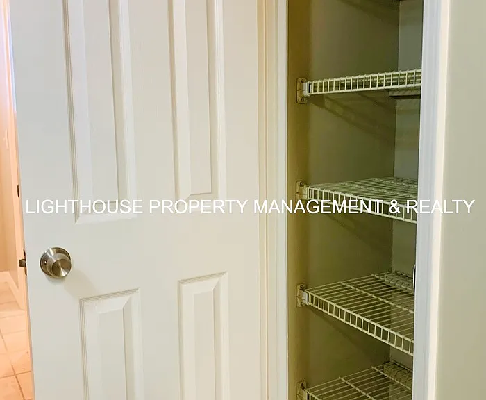 466 Crabapple Ct #D — Photo 16