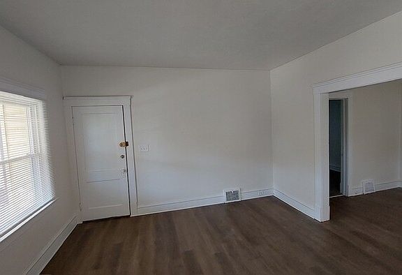 5th image of 2167 W 104th St