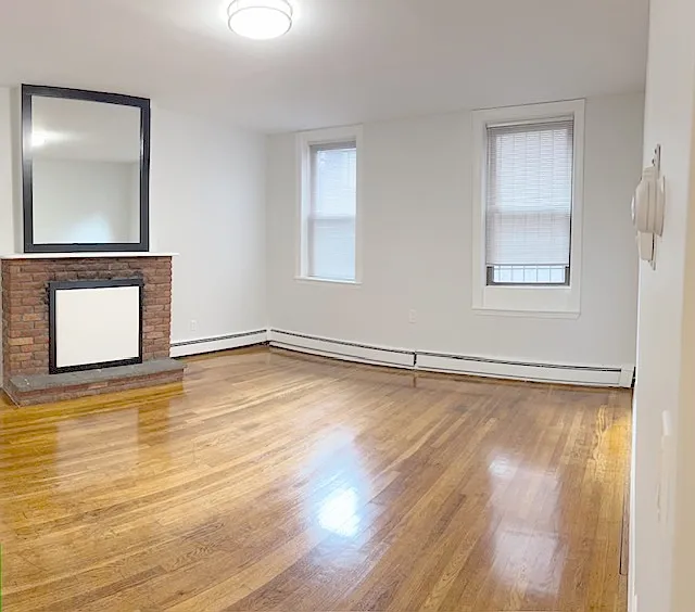 49 Gloucester St #3 — Photo 2