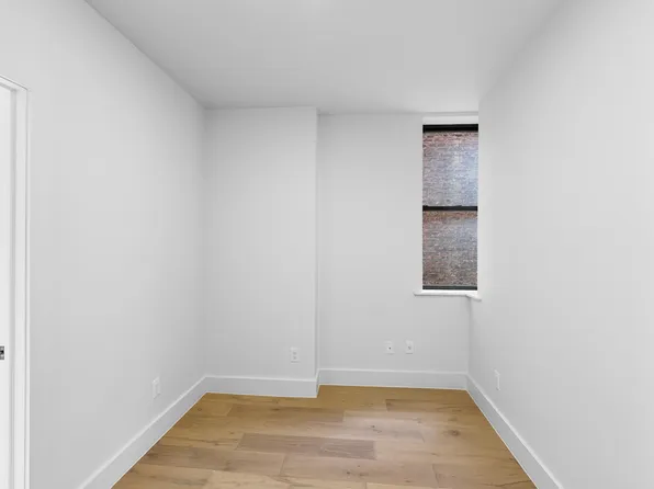 236 West 15th Street image 5 of 8