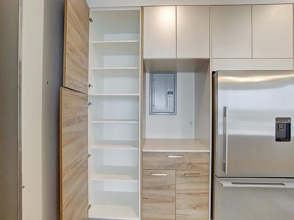 2nd image of 3600 Montrose Blvd Unit 1007