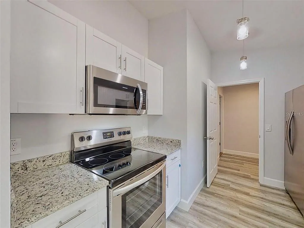 3 bed, 2.0 bath, 1130 sqft, $1,750 — Photo 4