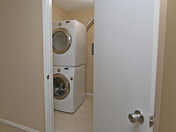 2nd image of 7725 Meadow Park Dr #106