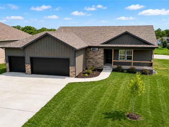 1313 N Holland Dr, Independence, MO 64056