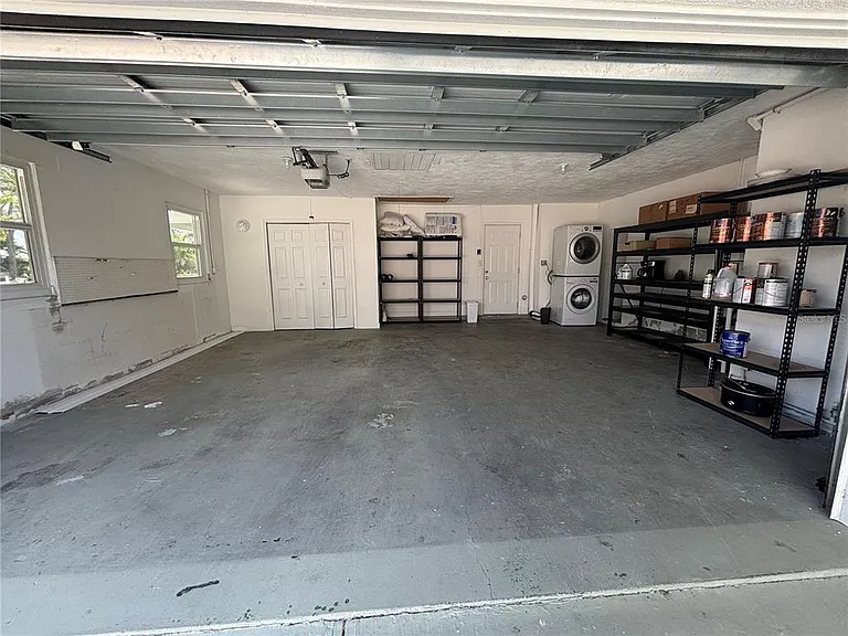 1008 Estremadura Dr — Photo 19