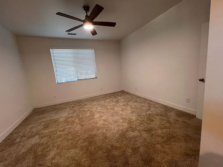 2424 S Luginbuhl St — Photo 13