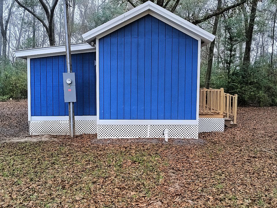 Street view of cottage