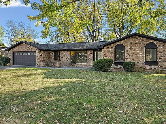 3rd image of 3839 Rome Dr