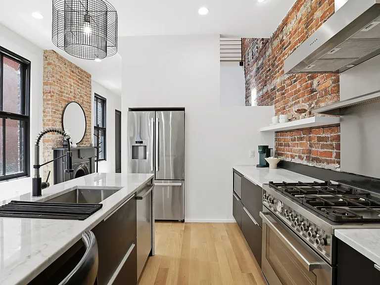 2608 E Broad St #2 — Photo 6