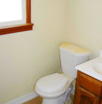 4th image of 1300 W 91st St