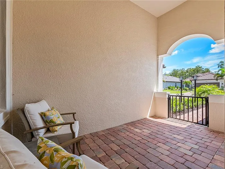 17434 Caravita Ln — Photo 29