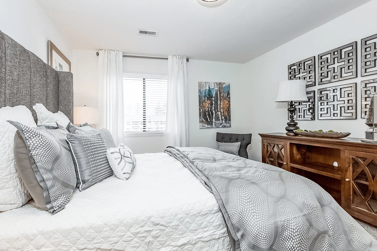 Regency Park Apartment Homes — Photo 2