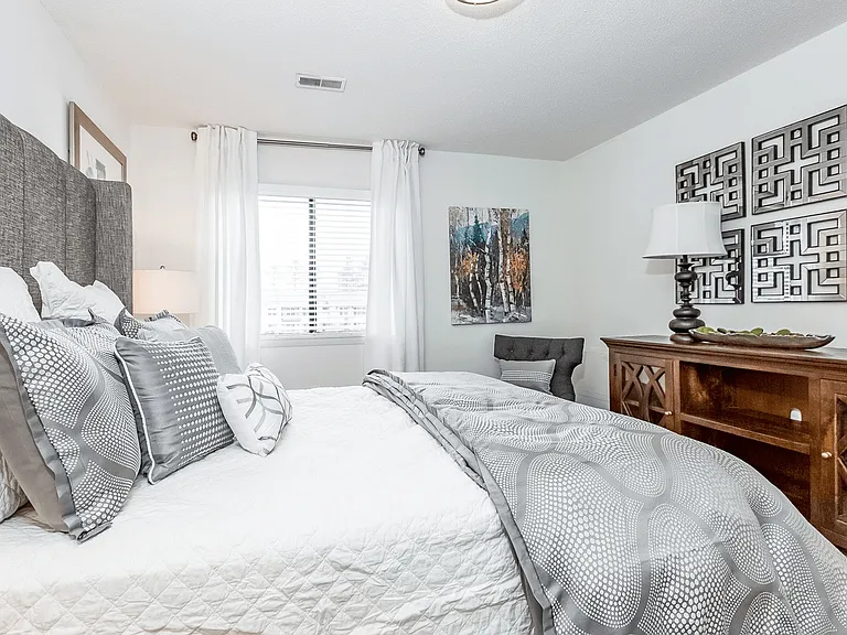 Regency Park Apartment Homes — Photo 2