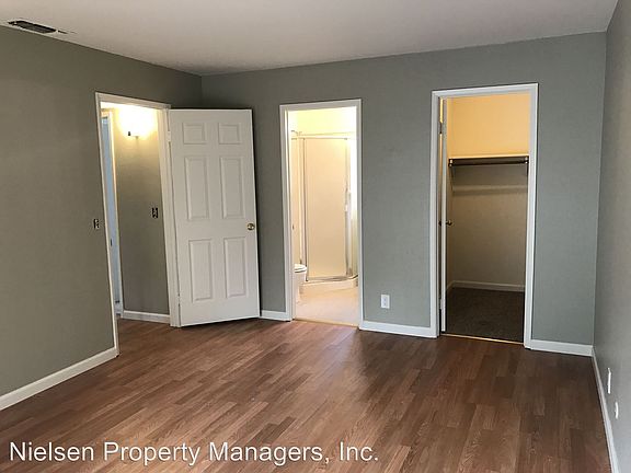 3rd image of 2617 D St APT 07