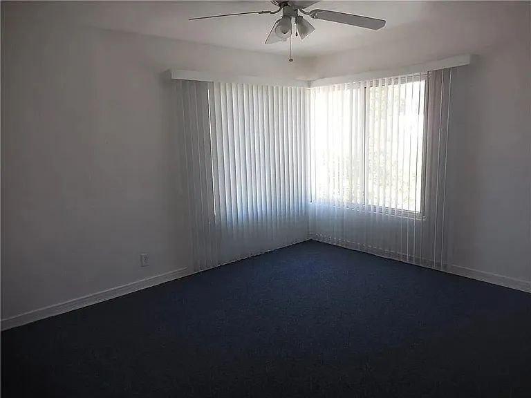 814 W Yandell Dr — Photo 14