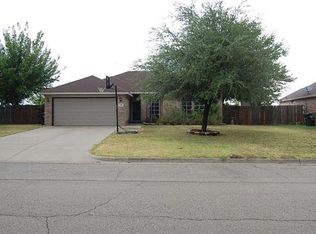 418 Preston Dr, Cleburne, TX 76033