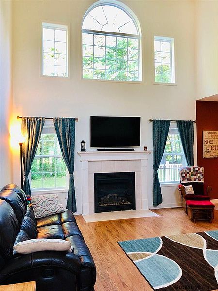 5th image of 63 W BERRY Way