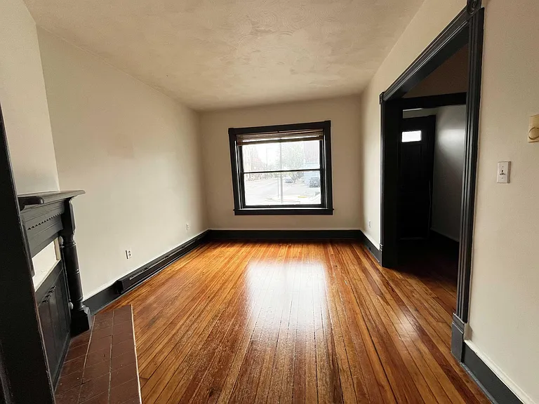 238 N Raleigh St — Photo 5