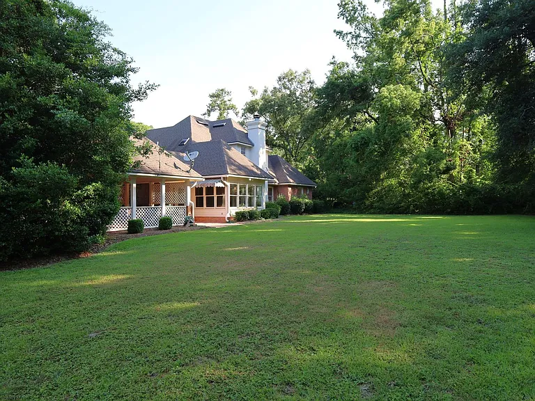 1054 Ridge Rd — Photo 38