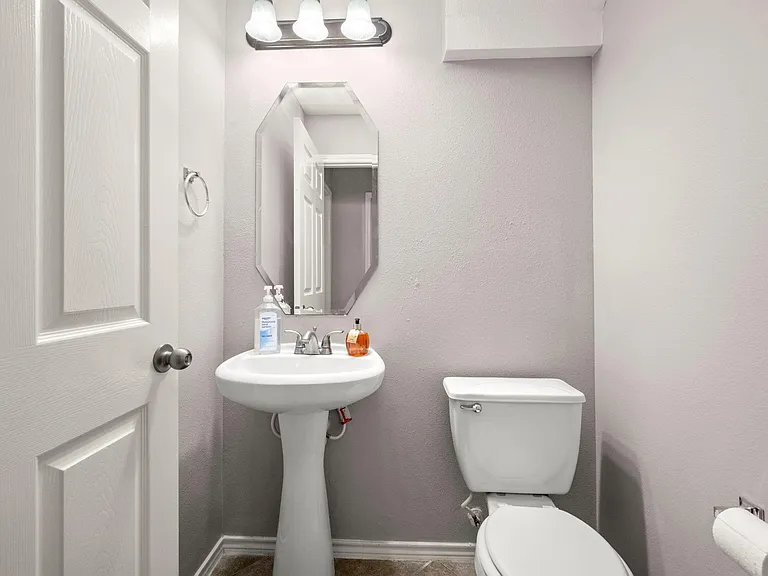 16546 Pentonshire Ln — Photo 4