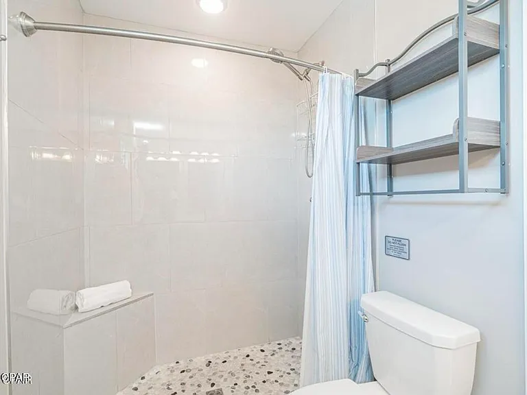 6320 Beach Dr — Photo 16