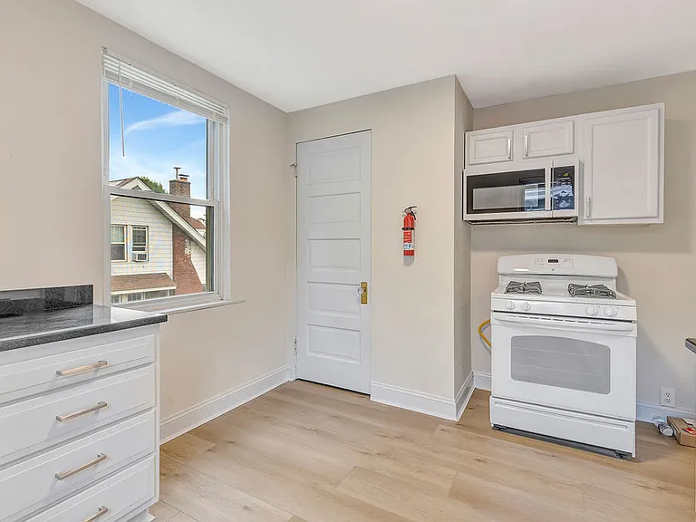2758 Minot Ave #2 — Photo 23