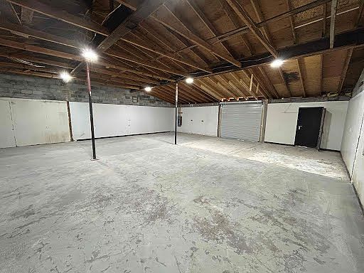 5th image of 2270 Harper Rd
