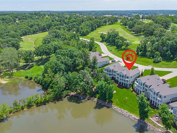 3rd image of 343 Country Club Dr