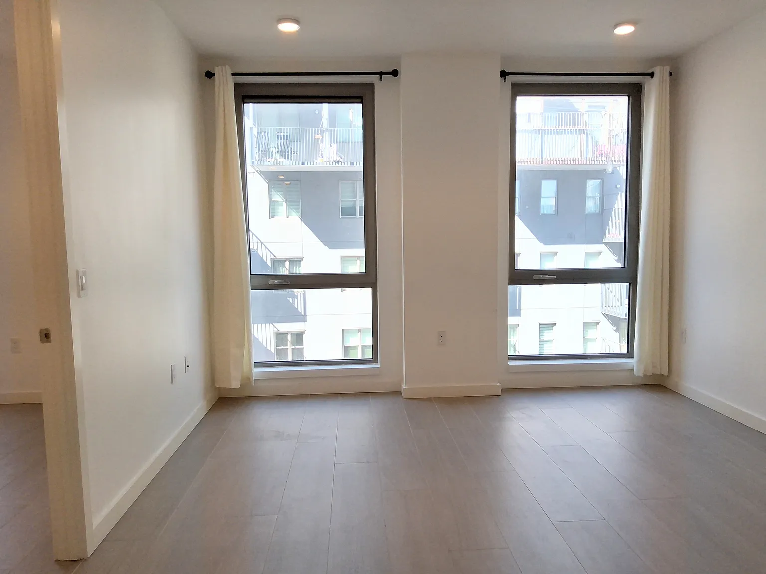 33 Little Nassau Street — Photo 2