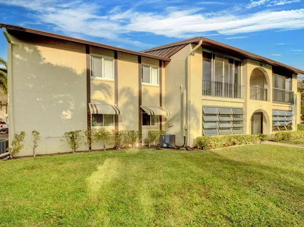 334 Pine Ridge Circle #C-1, Greenacres, FL 33463