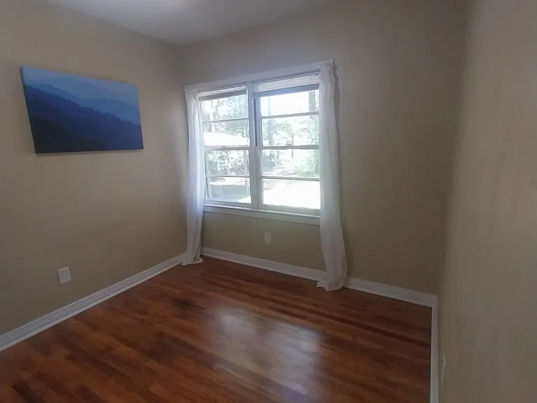 1428 Charlotte St — Photo 18