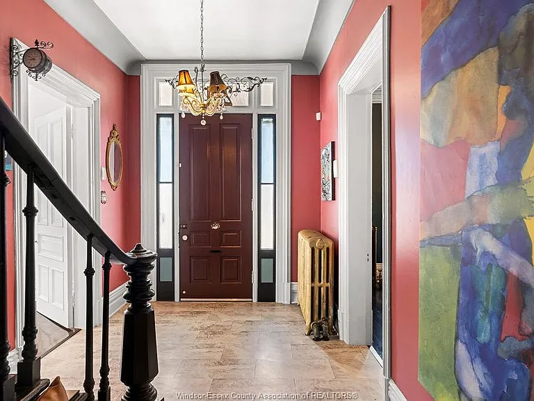 274 Crawford Ave — Photo 5