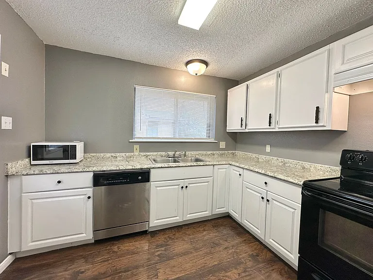 2108 Acron Dr — Photo 11