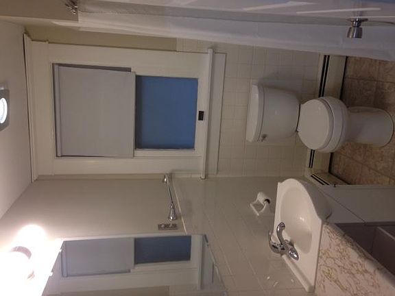 1st floor bath