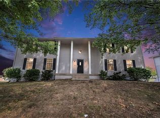 1312 NW Valley Woods Ct, Grain Valley, MO 64029