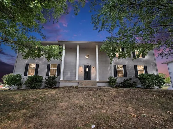 1312 NW Valley Woods Ct, Grain Valley, MO 64029