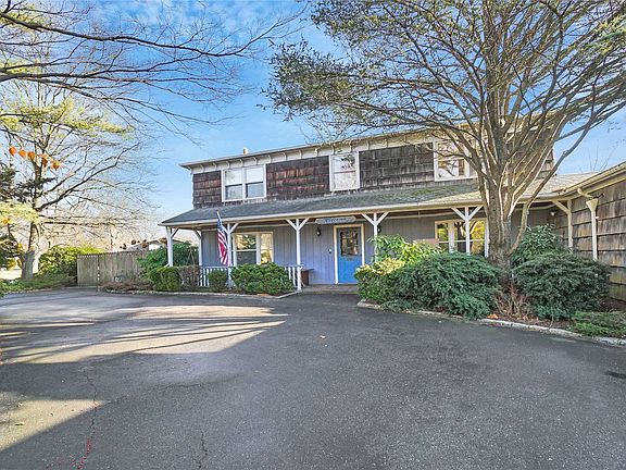 3rd image of 2 Millbury Ln