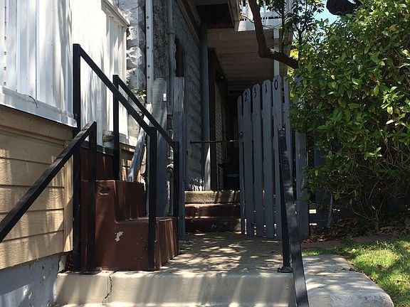 4th image of 2320 Broadway #2310